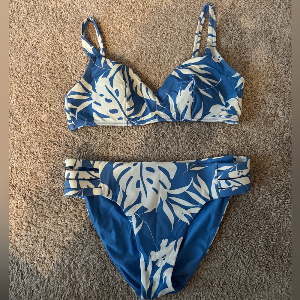 Roxy bikini swimsuit